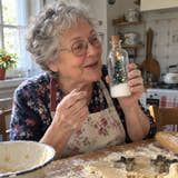 Photo d’illustration : Mamie enregistre ses vœux pour ses petits-enfants.