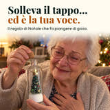 Foto illustrativa: solleva il tappo… ed è la tua voce. Il regalo di Natale che fa piangere di gioia.