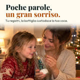 Foto illustrativa: poche parole, un gran sorriso. Tu registri, la bottiglia custodisce la tua voce.